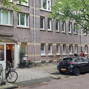 https://guesthouse-de-pijp.amsterdamhotelsnl.com