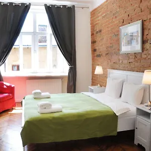 4* Otel On The Square